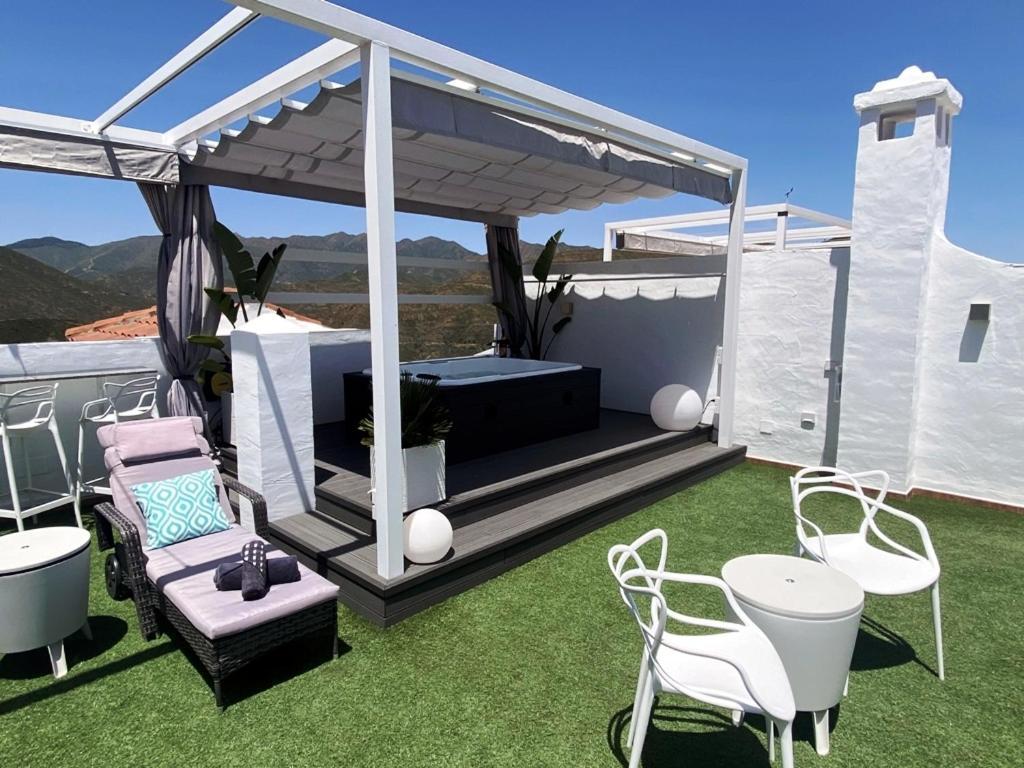 Апартаменти Penthouse Mit Privatem Jacuzzi In Marbella - La Mairena Охен Екстер'єр фото
